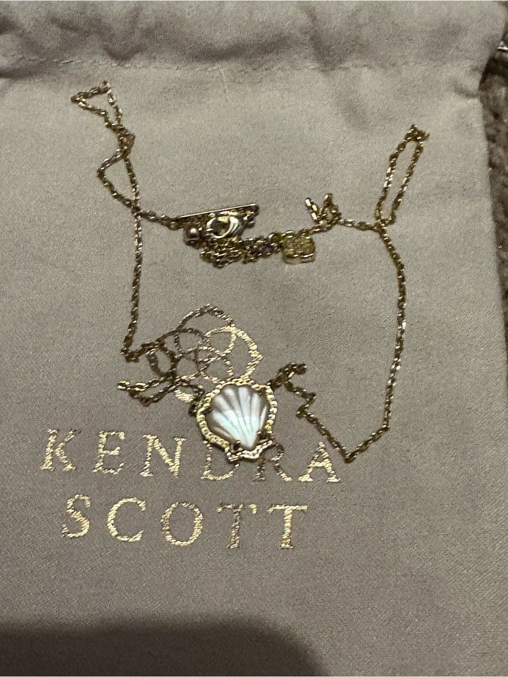 Kendra Scott Gold Shell Necklace in Mother of Pearl